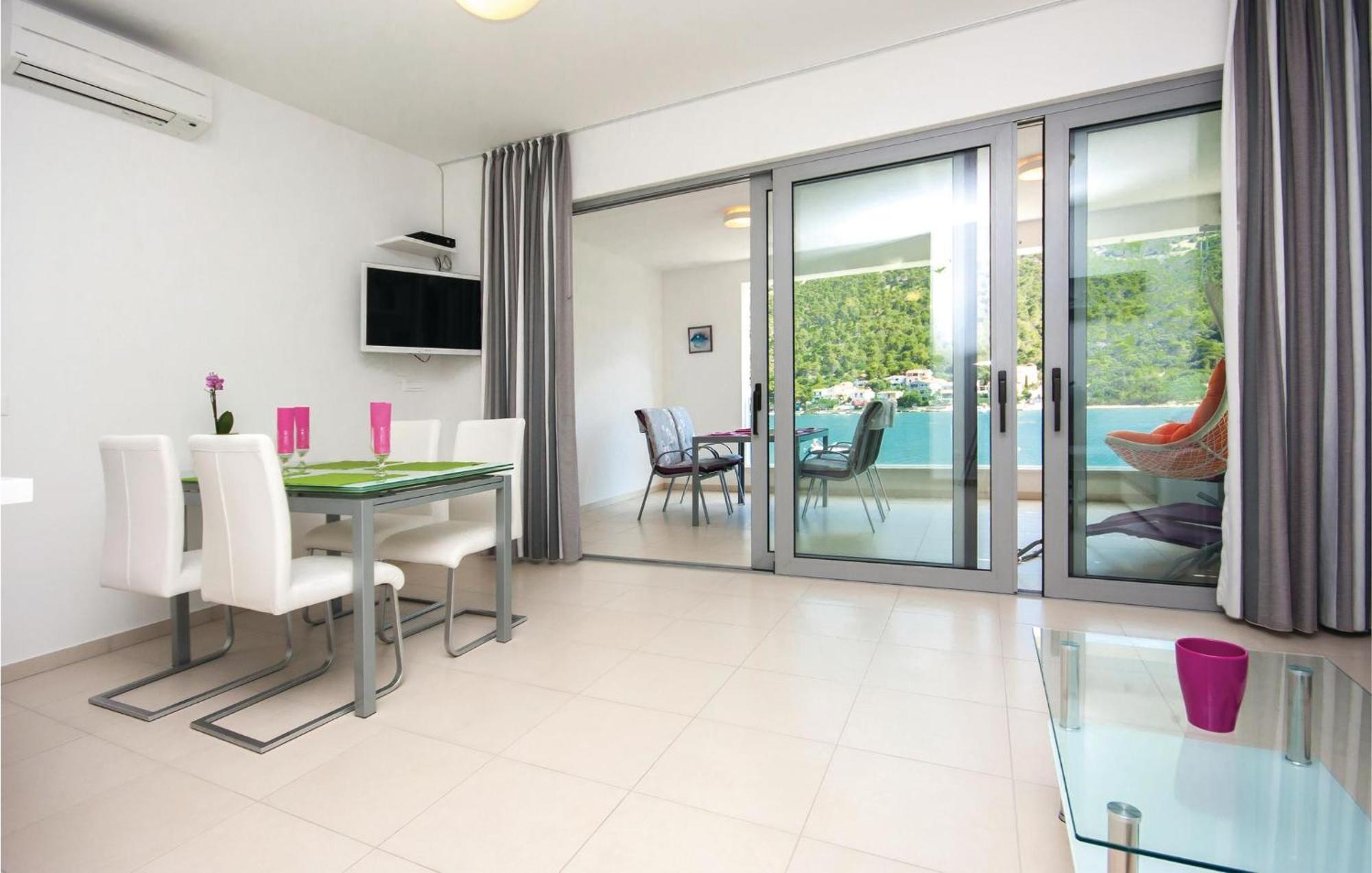 Stunning Apartment In Grebastica With Kitchen Exterior photo